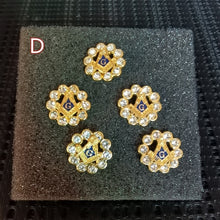 Load image into Gallery viewer, 5Pcs/Set Vintage Popular Gold Plated Masonic Freemasonry Lapel Pin Badges Brooch for Men and Women Collar Pin Masonic Jewelry